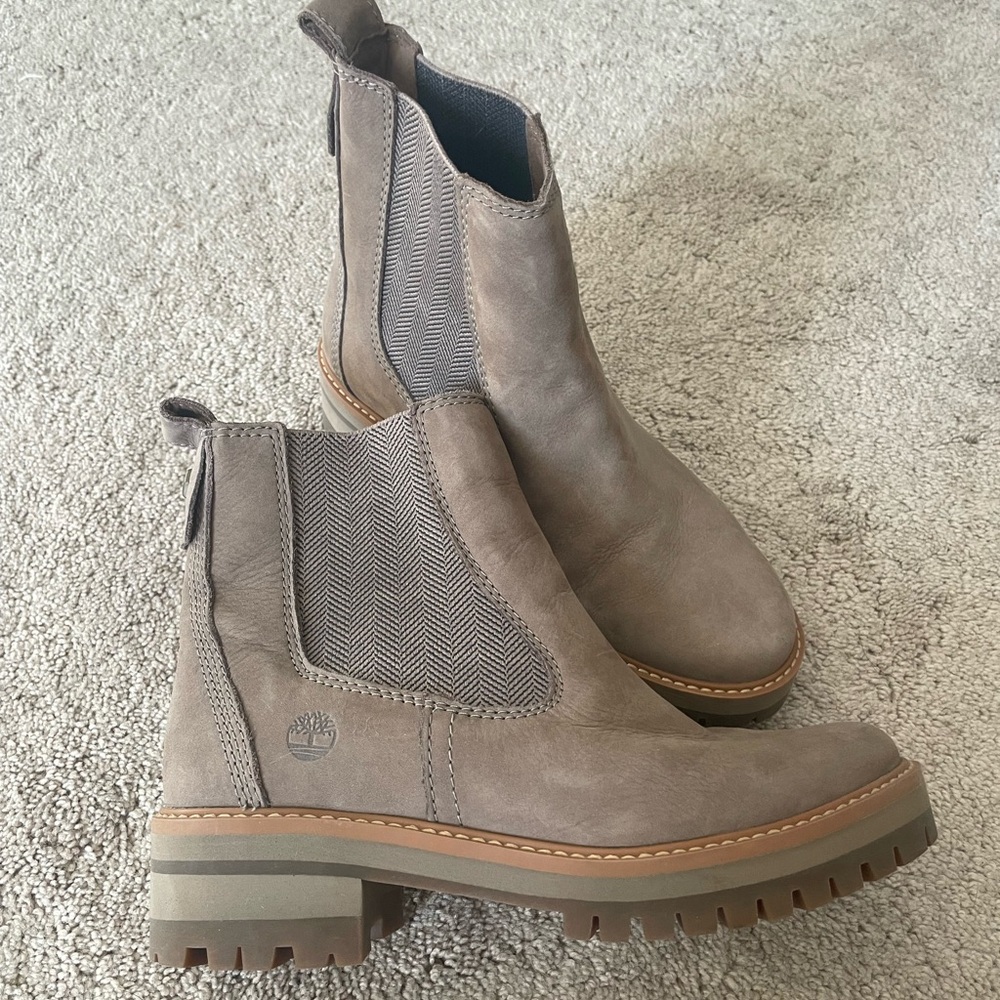 Timberland Women's Tan/Gray Chelsea Ankle Boots